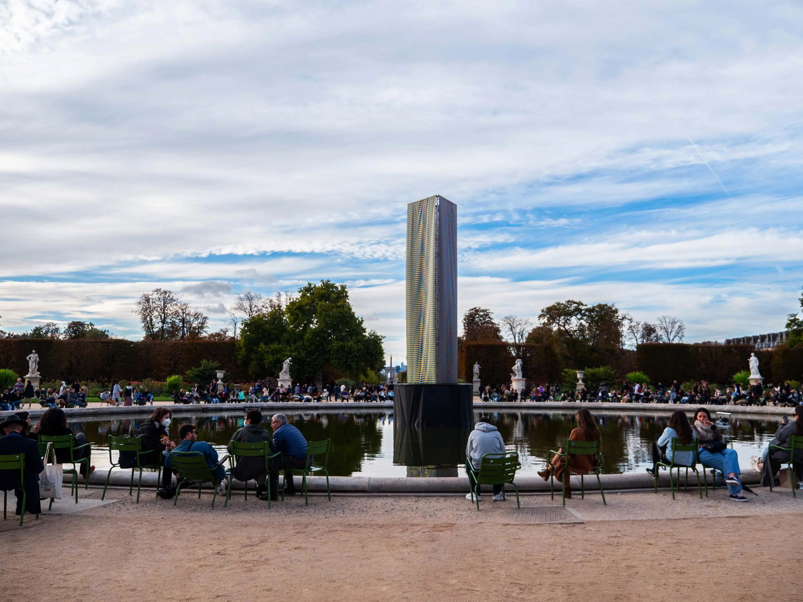 Colonne Chromointerférente, Paris, 2018
